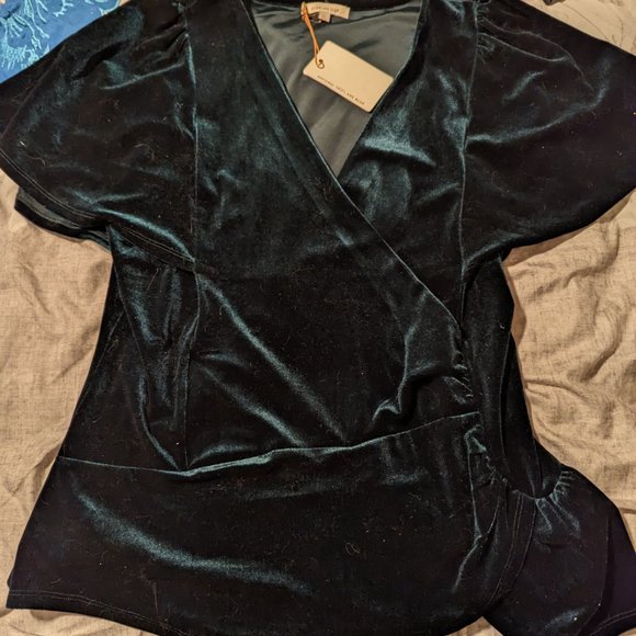 Everyday skies are blue blouse - Picture 3 of 3